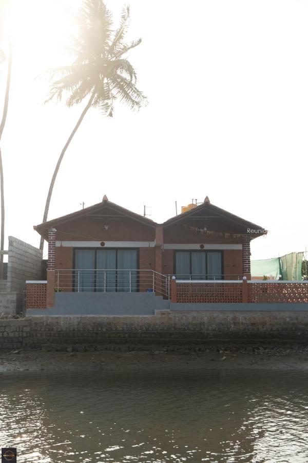 Reunion Ocean Tides Hotel Udupi Luaran gambar